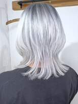 ブレイズヘアー(BLAZEhair) 【超ハイトーン】ホワイト×ウルフボブ×ブリーチ4回