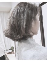 ヘアーアンドアトリエ マール(Hair&Atelier Marl) 【Marlアプリエカラー】プラチナアッシュのハイライトカラー
