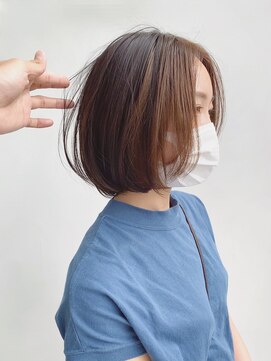 インビテーション(invitation) フレーミングカラーのナチュラルボブ