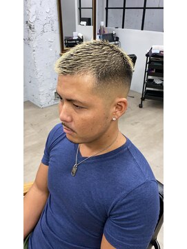 ワン(ONE) 短髪スキンフェード