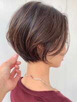 ビュー フクオカ(VIEW FUKUOKA)&nbsp;大人かわいい美髪ホワイトグレージュ ネビージュショートボブ