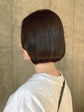 セル(CELL) 20代30代　ダークトーン　艶感　丸み　ボブ　ストレート