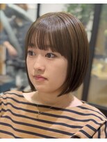 くびレイヤー薄めバンググレージュカラーピンクベー ジュパーマ