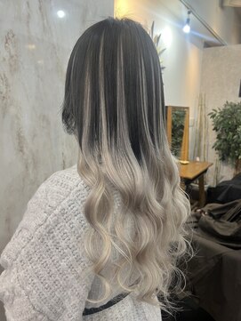 ラビス(Lovis) yuya/ホワイト×ブラック