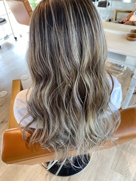 ニカヘアー(Nika hair) バレイヤージュ