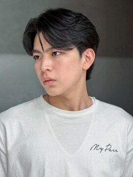 アイティーバイアルバム 藤沢店(IT by ALBUM) 刈り上げセンターパートブルーブラックフェザーパーマ_ba561601