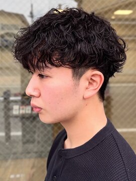 アントバイフィフス 秋田(unt by fifth) 秋田メンズパーマ波巻きスパイラルパーマセンターパートフェード