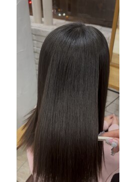 縮毛矯正でアイロン無しでこの艶！！！