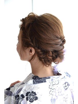 アロッタ(alotta) おくれ毛美人☆フィッシュボーンを使った☆ルーズアップスタイル