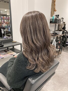 ナンバー(number+) 20代30代ハイライトバレイヤージュブリーチ立体感透け感