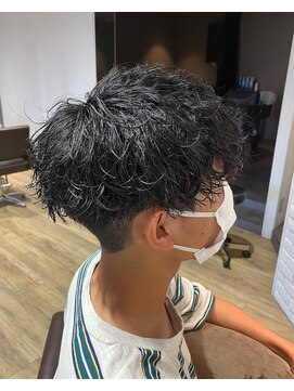 エヌプラス(N+) メンズヘアフェザーパーマサーフカール刈り上げセンターパート