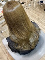 ボネッカ 鶴見(BONECCA)&nbsp;ブリーチなしオリーブベージュカラーイルミナカラー【上岡茉央】