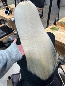 ホワイトブロンド/ブリーチカラー/髪質改善/レイヤーカット