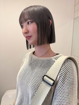 チーカ(chica) グレージュカラー/切りっぱなしボブ