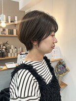 アト(Ato.) 大人女性のナチュラルショートx白髪ぼかしグレージュ【菅井】