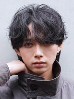 バイフィフス 原宿/表参道(by fifth)&nbsp;原宿微分けセンターパートルーズパーマビジネスヘア刈り上げ黒髪
