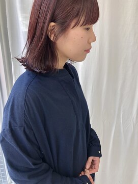 ツイギー 伊賀上ビル店(TWiGGY) 切りっぱなしボブに、赤髪、暖色カラー。