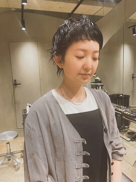 ビビト(bibito) bibito オン眉バング ベリーショート エッジ ニュアンス