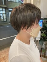 アミュレ(Amule)&nbsp;前髪ありハンサムマッシュショートカーキグレージュ梅ヶ丘美容室