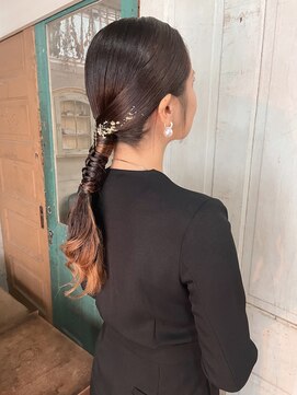 メーヴェ(Mowen) [ お呼ばれアレンジ ]