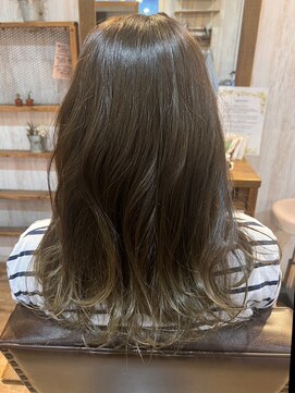 カミビトグロウ(kamibito glow) 20代30代大人かわいいモカベージュナチュラルロブヘアー美肌