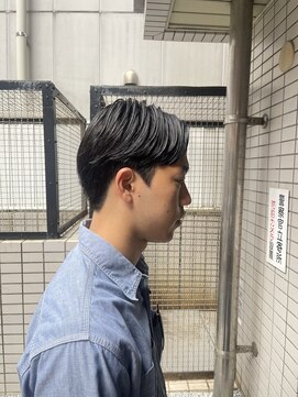 ウェルネス(Wellness) 刈り上げないセンターパート