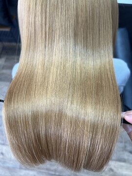 ラフィネ(Raffine) 艶ブロンド