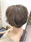 ショートボブ/ニュアンスカラー/センターパート/ブルージュ