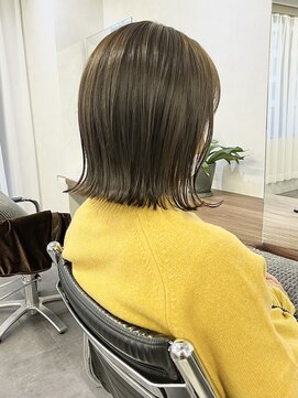 オウル(Owll) *肩ライン切りっぱなし外ハネボブ*