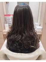 コーエン(cowen) くせ毛風カール大人ガーリーくびれヘア黒髪ウェーブ段カット40代