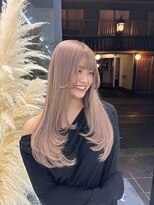 ナナ(NANA) ピンクベージュ/レイヤーカット/ホワイトブロンド/