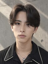 ノラキチジョウジ(NORA KICHIJOJI)&nbsp;韓国風センターパートニュアンスパーマツーブロックワックスなし