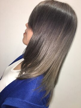 キャパ 秦野(CAPA) 外国人風プラチナグレー