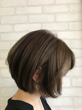 アオ ヘアー(Ao hair) 大人かわいい愛されショートボブ