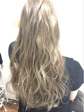 ヘアールームキュー(HAIR ROOM quu+) 外国人風グレージュカラー