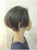 ダークベージュの前下がりBob