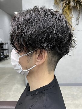 リット×ベリエ(Lit.×belier) ツイストスパイラルパーマ波巻きスパイラル刈り上げマッシュ