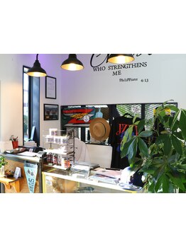 一つひとつこだわりぬいた内装のBARBER！プライベートサロンならではの空間でゆったりとお過ごしください。