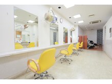 開放的な店内でリラックスした時間をお過ごしください。