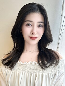 トリッカ シブヤ(TRICCA SHIBUYA) くびれ巻き/暗髪 /透明感カラー/レイヤー/ミディアムヘア/20代