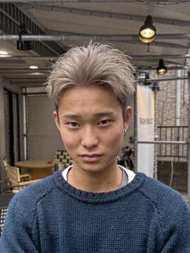 フジヤマ バーバー ショップ(FUJIYAMA BARBER SHOP) フェザーショート/ハイトーンカラー/ベージュカラー