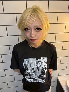 ベレーザ 渋谷(BELEZA) 15730ブリーチ＆ダブルカラーホワイトブロンドハッシュボブ