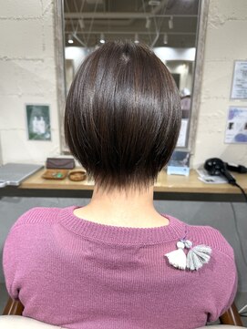 ルフトバイアンビエンテ(Luft by ambiente) 王道ショートボブ　赤みを抑えたカラー【坂根】