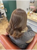 ほんのりくすみの柔らかベージュ