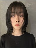 大人女性黒髪ミディアムくびれレイヤー
