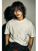 ハロオム(Halo homme) 色気漂う前下がりウルフ×ミディアム|こなれヘア