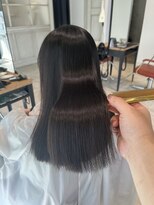 シオ 流山おおたかの森(Sio)&nbsp;フローディア酸熱カラーで艶とまとまりのある美髪へ