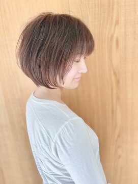 アクティフ(actif) 名古屋の美容室actif 丸みショート　センターパート　抜け感