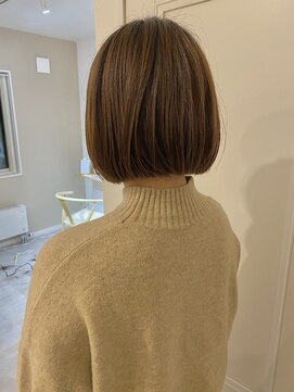 シェノン(chainon) あごライン切りっぱなしボブ