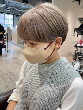 コワファーストナガサキシャンプーボーイ(COIFF1RST NAGASAKI SHAMPOO BOY) ミルクティーベージュ